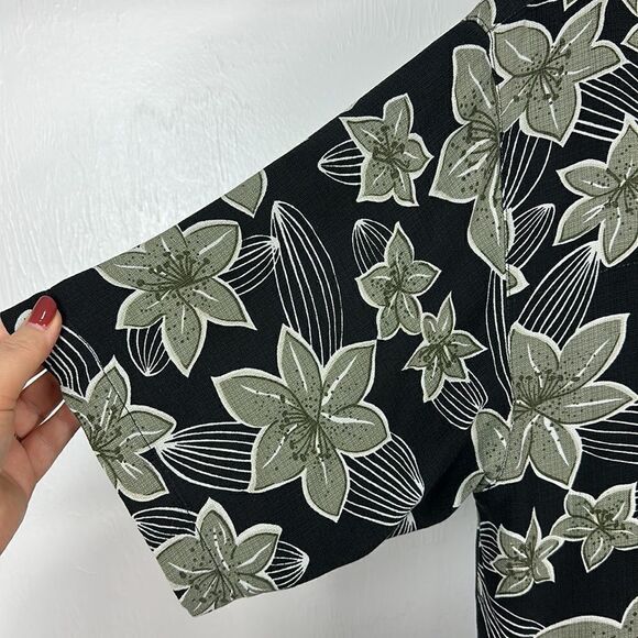 Tommy Bahama Silk Floral Print Short Sleeve Button Down Shirt Size M - Picture 2 of 9